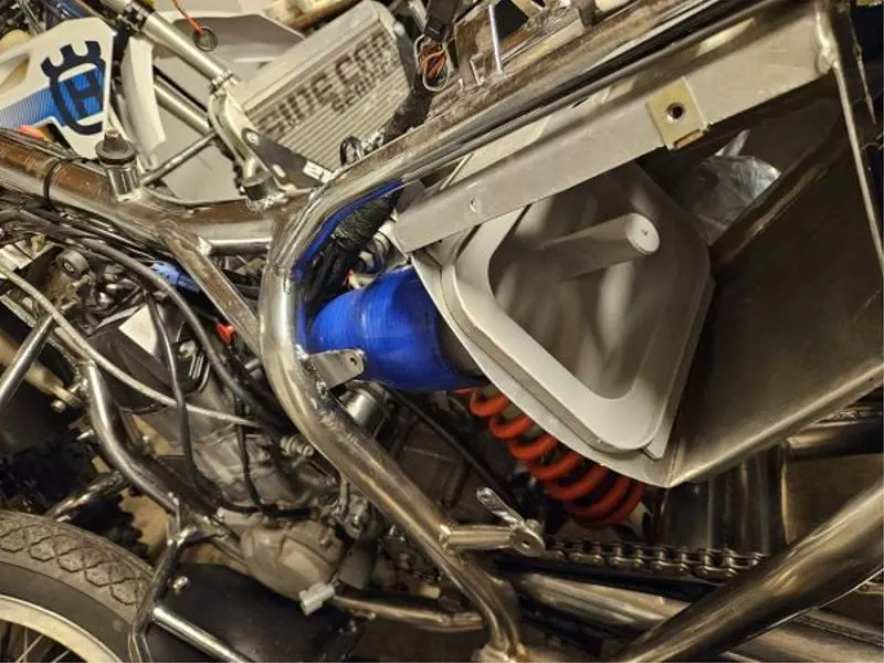 Luftfilterkasten eingebaut .webp